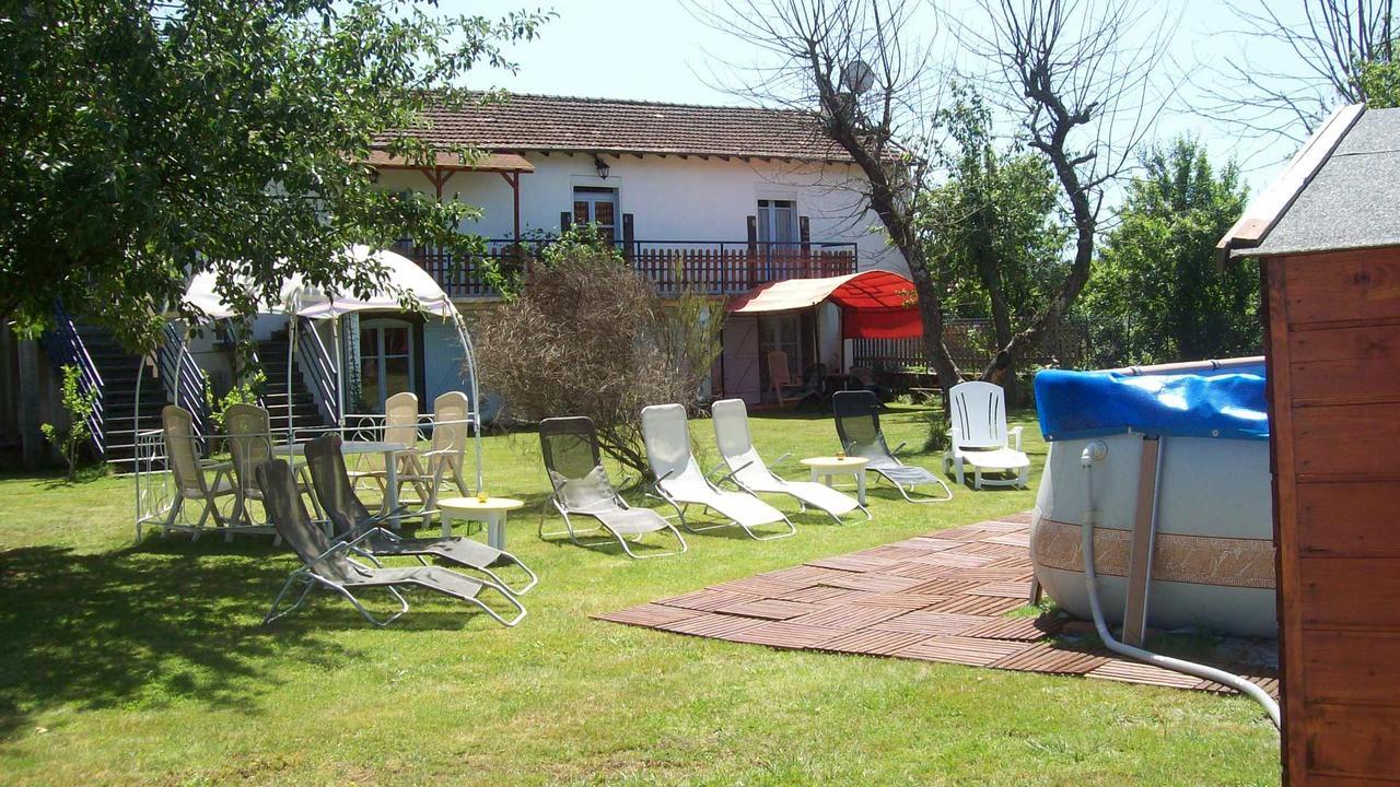 Leclosdipontine L'Ecole Des Demoiselles Pontgibaud Exterior foto